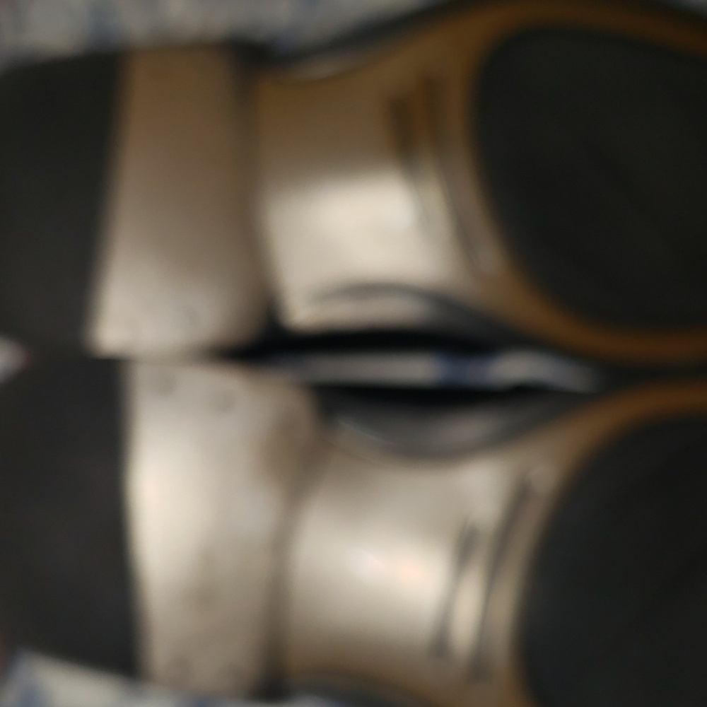 Shoes - Picture 3 of 4